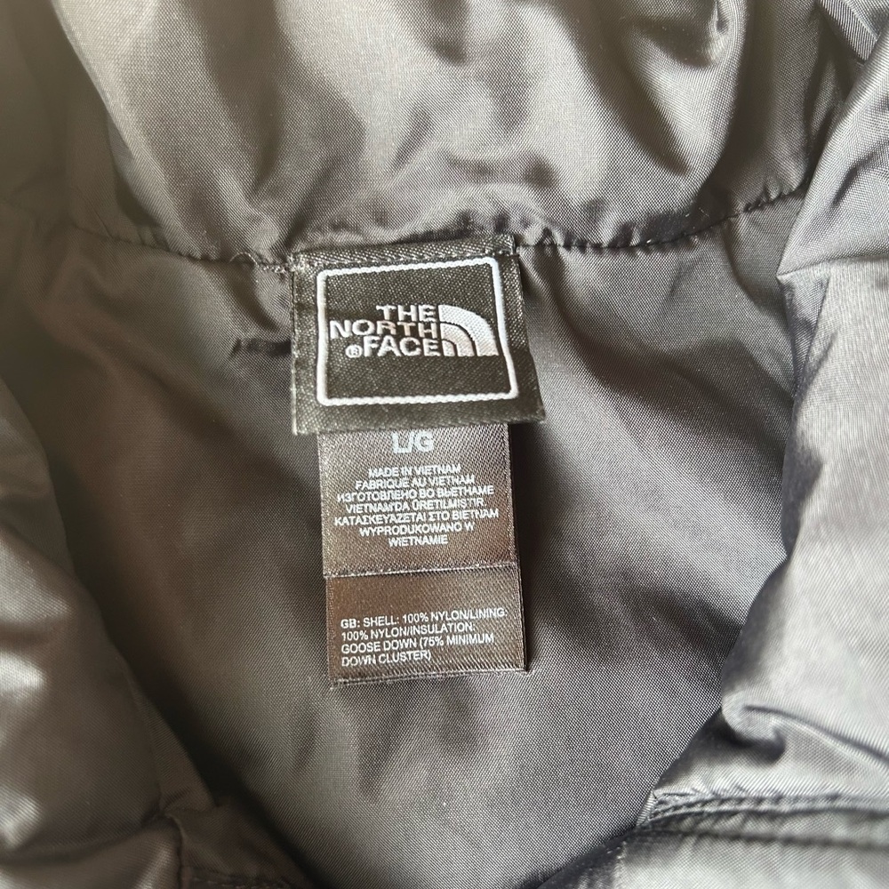 The North Face Black Puffer Vest - Picture 3 of 5